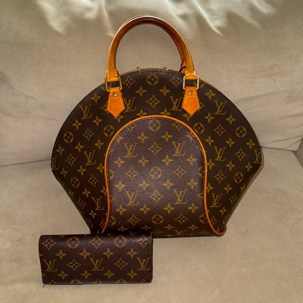 RARE Louis Vuitton Ellipse MM Monogram purse